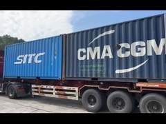 Đèn vườn mới được nạp vào thùng chứa và sẵn sàng để vận chuyển