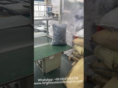 Những chiếc đèn ba lớp đang được chế tạo và đóng gói, sẵn sàng để vận chuyển!