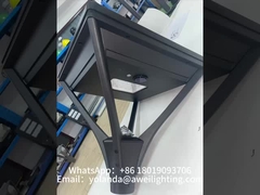 Đèn công viên năng lượng mặt trời với thiết kế ngoài trời cổ điển và tấm pin mặt trời hiệu quả cao.