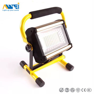 Đèn lũ ngoài trời 50W di động Đèn lũ LED công nghiệp có thể sạc lại pin chạy cho ánh sáng ngoài trời, cắm trại